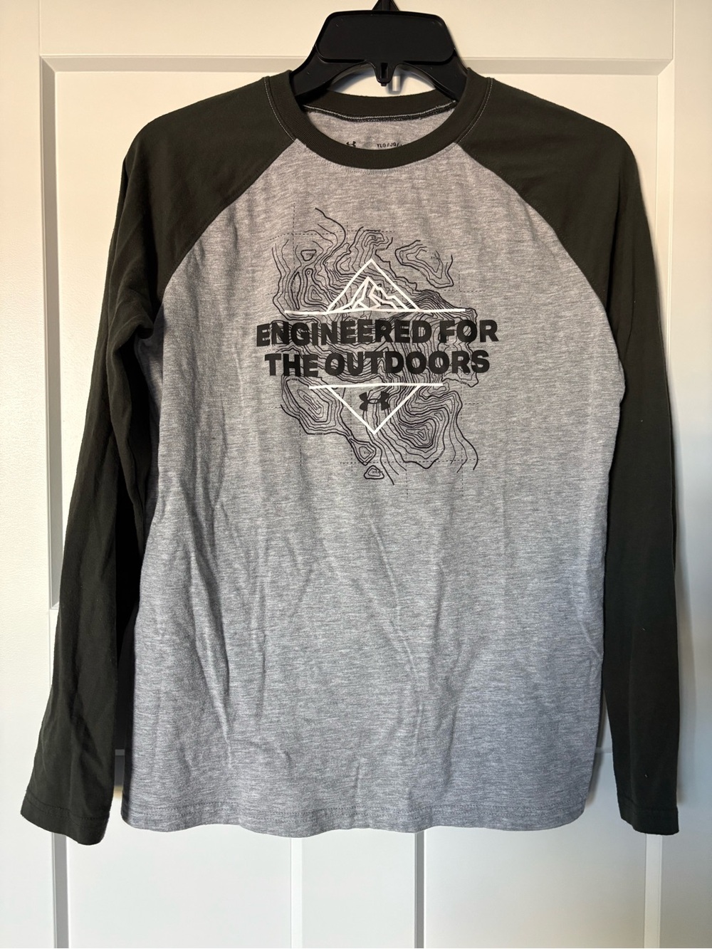 Under Armour Gray Body Olive Sleeve Outdoor Graphic Long-Sleeve Tee